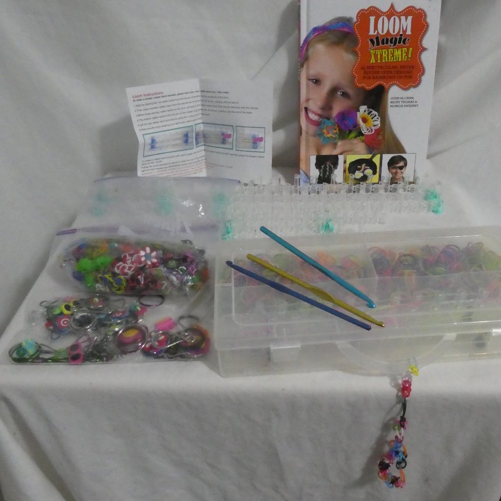 RAINBOW LOOM Extreme Making Kit With Loom Magic X-Treme Book and 100s of Looms